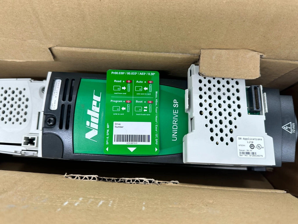Control Techniques Unidrive SP1401 Wechselrichter 0,75/1,1 kW + EMI-Netzfilter SP1401–SP1403 + 600 W 80 Ω Bremswiderstand