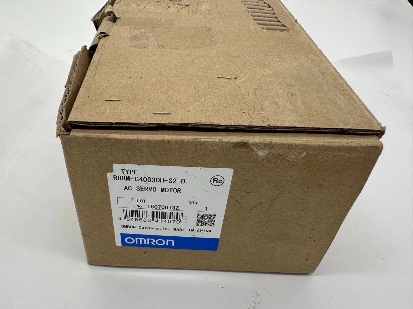 Omron R88M-G40030H-S2-D G-Series AC Servo Motor – 400 W, 200 VAC, 3000 RPM, 1.3 Nm (Incremental Encoder)