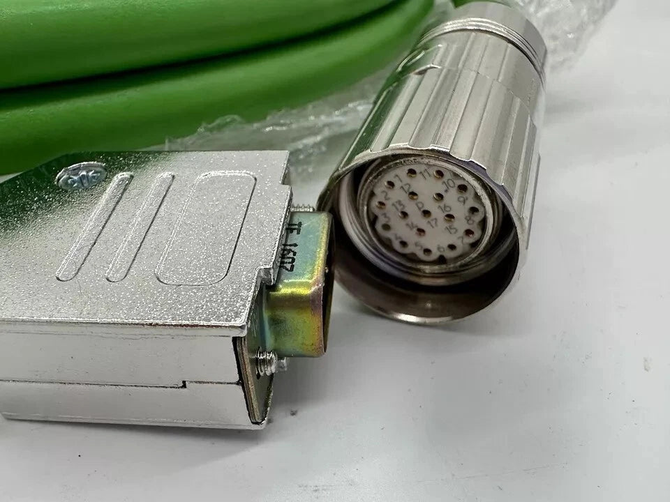 CONTROL TECHNIQUES Nidec 075U3D200CACAA075140 0,94 kW Servomotor + Kabel