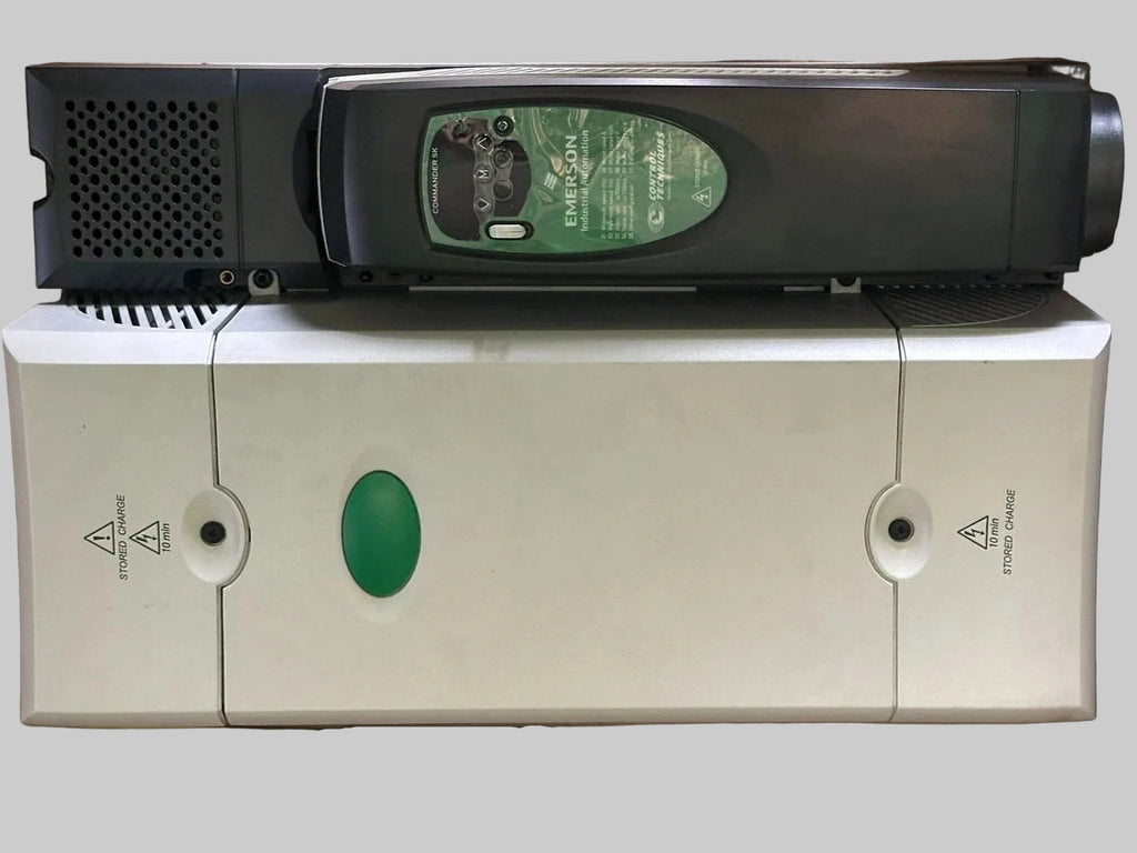 Inversor Emersom Control Techniques SK4402 de 37/45 kW, 74–83 A | Variador de frecuencia Commander SK de 400 V