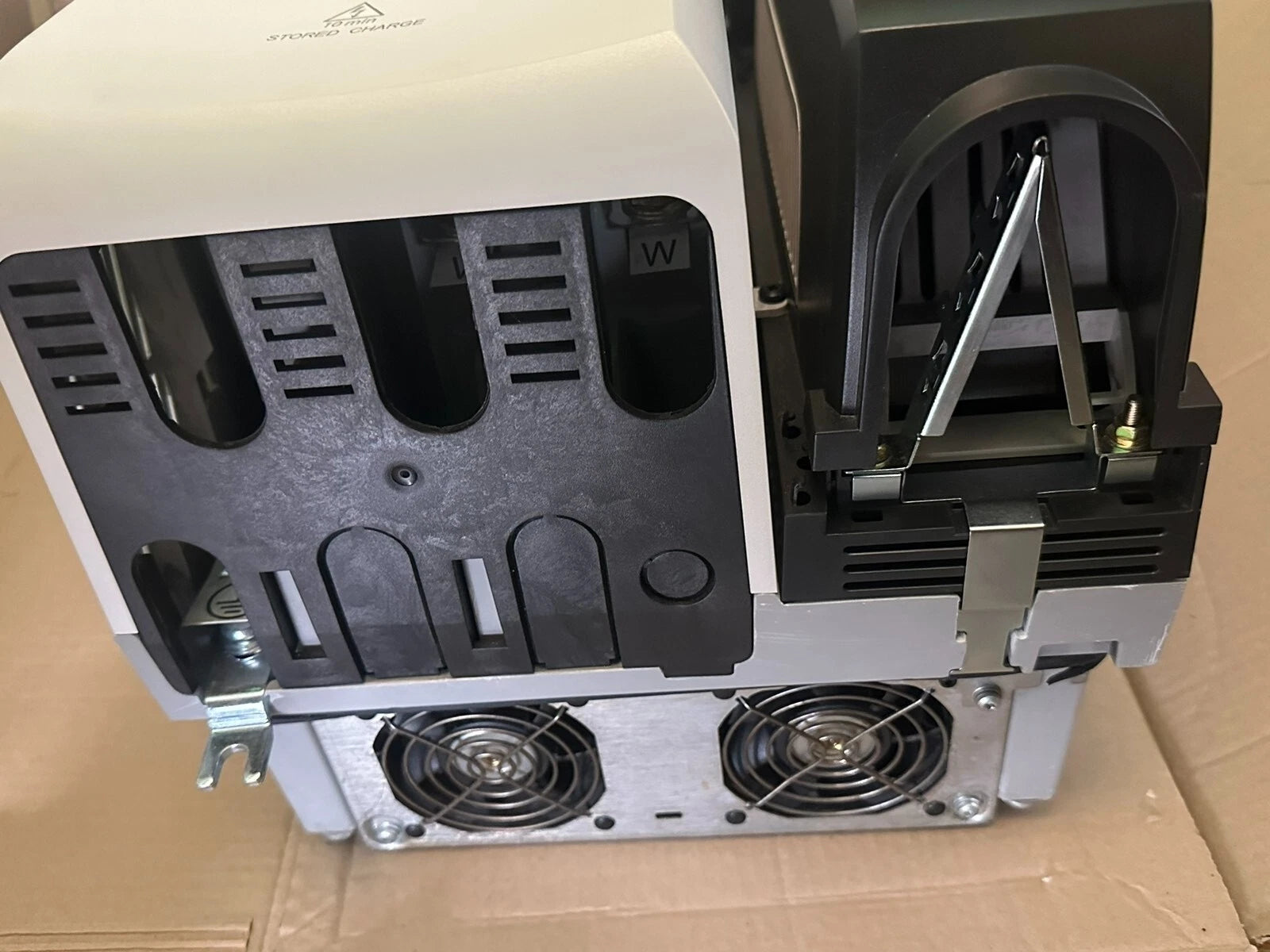 Inversor Emersom Control Techniques SK4402 de 37/45 kW, 74–83 A | Variador de frecuencia Commander SK de 400 V