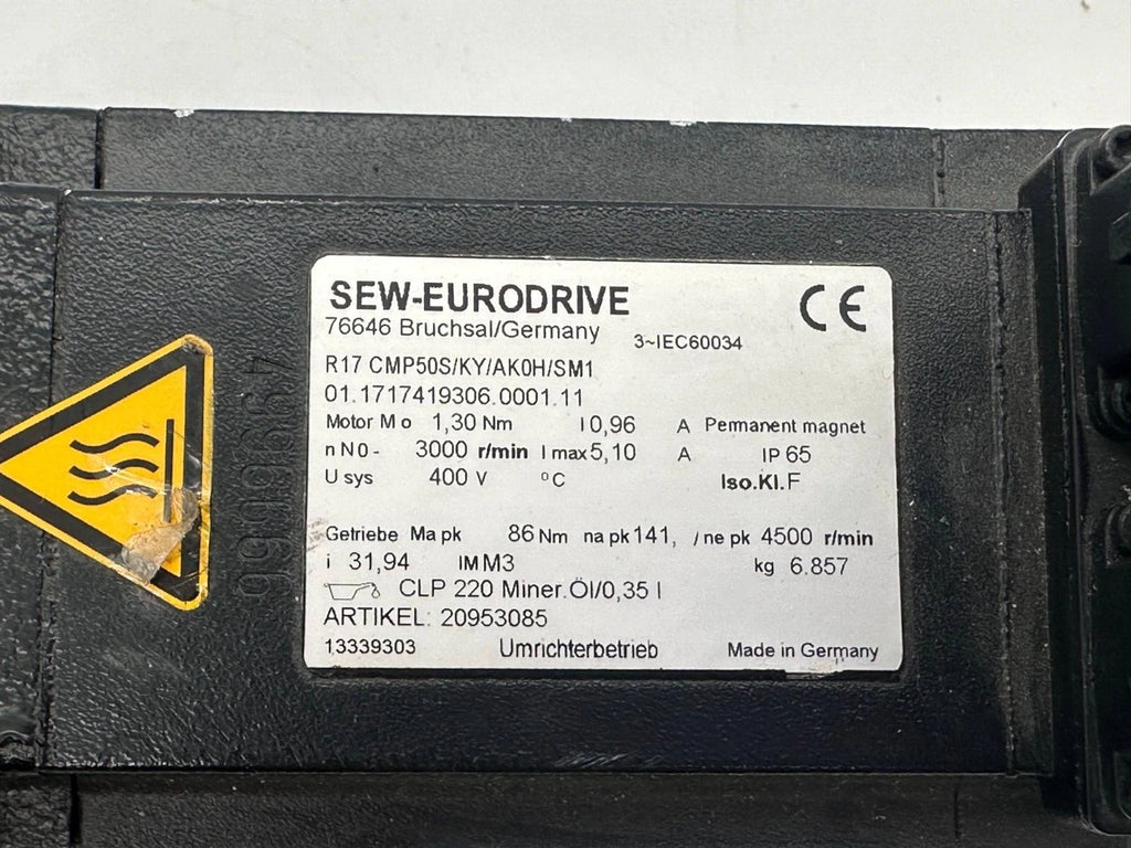 SEW‑EURODRIVE R17 CMP50S/KY/AK0H/SM1 Servo Gearmotor i=31.94 IP65 400V