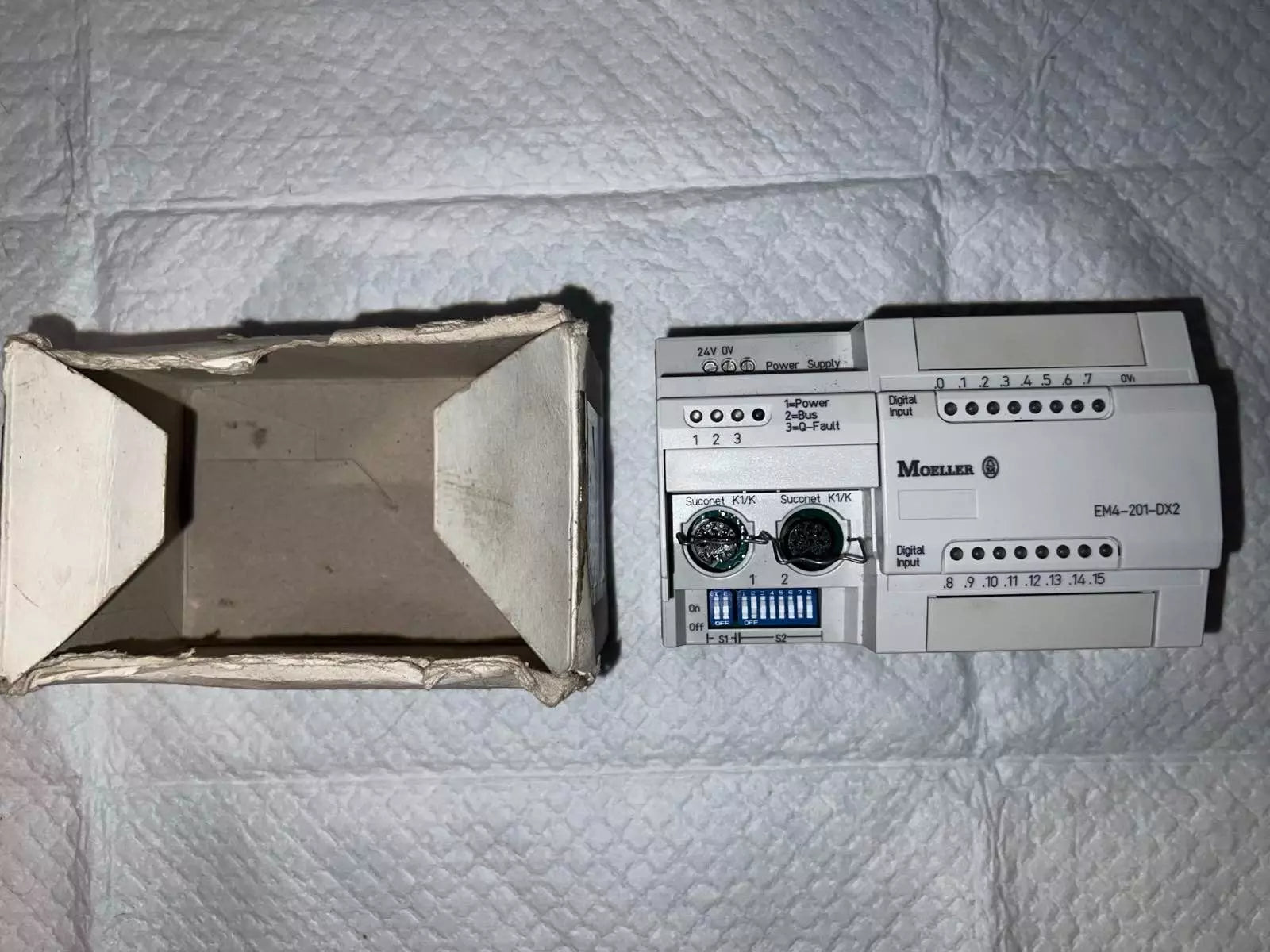 Moeller (Eaton) EM4-201-DX2 digital input expansion module for PLC systems. 24VDC, 16 digital inputs, Suconet K/K bus, 0–55°C