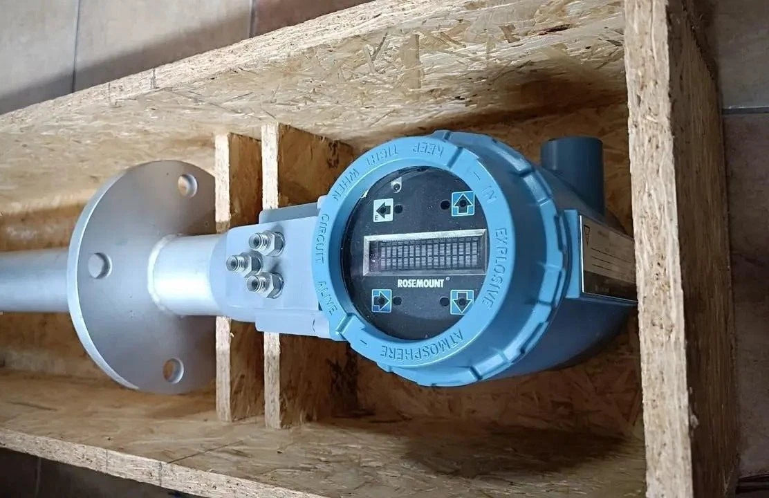 Rosemount Oxymitter 4000 Oxygen Analyzer HART 4-20mA 90-250VAC  OXT4A 32001111