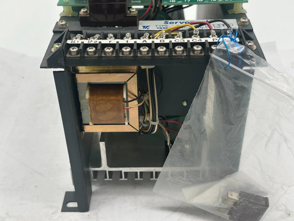 YASKAWA CPCR-IN 01BY2 SERVOPACK