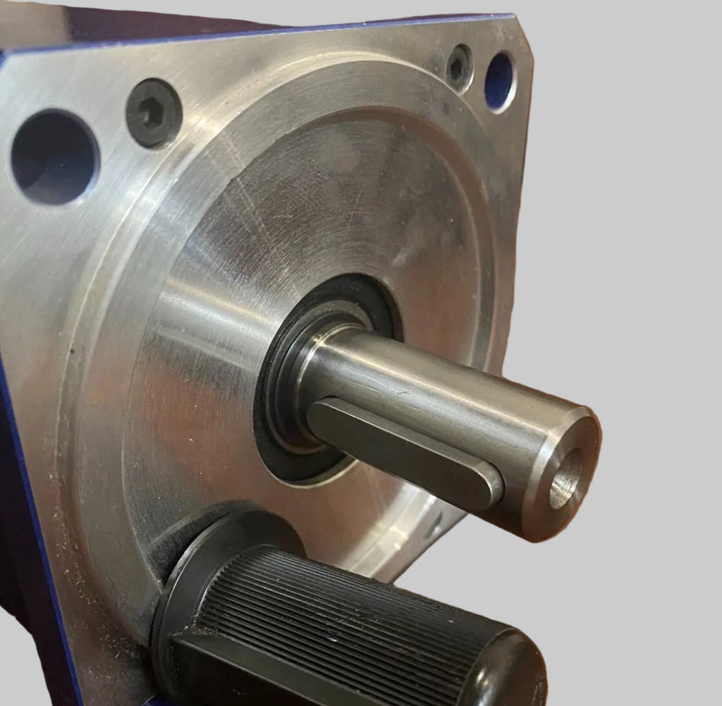 Servomotor de CA Angst+Pfister 4AL-0500-30-0/PRS de 1,79 kW, 70 Nm y 3000 rpm