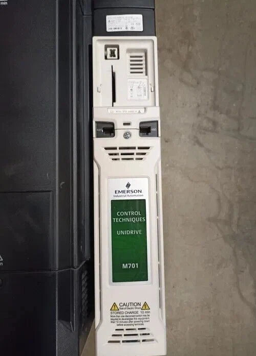 Variador de CA Control Techniques Unidrive M701 de 30/37 kW M701-074 de 400 V – Emerson