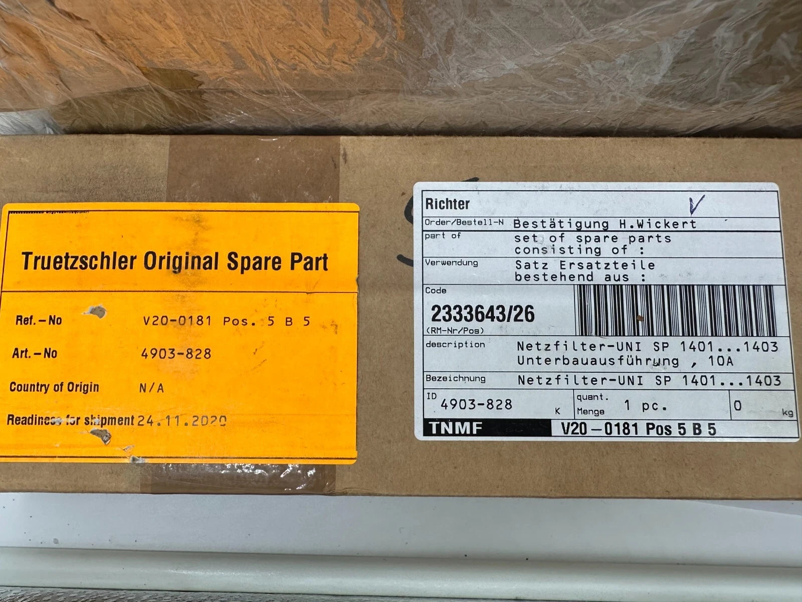 Inversor Control Techniques Unidrive SP1401 de 0,75/1,1 kW + filtro de línea EMI SP1401–SP1403 + resistencia de frenado de 600 W y 80 Ω