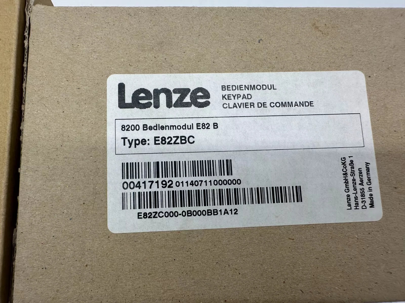Inversor de frecuencia vectorial Lenze 8200 E82EV152K4B | 1,5 kW | VFD trifásico de 400 V + módulo E82ZAFSC ESTÁNDAR + TECLADO E82ZBC