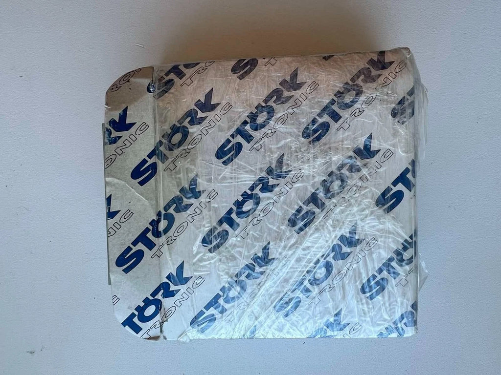 Stork Tronic Temperature Controller Pt100, 230V AC, 3 Relay Outputs, Digital Panel Mount Thermostat