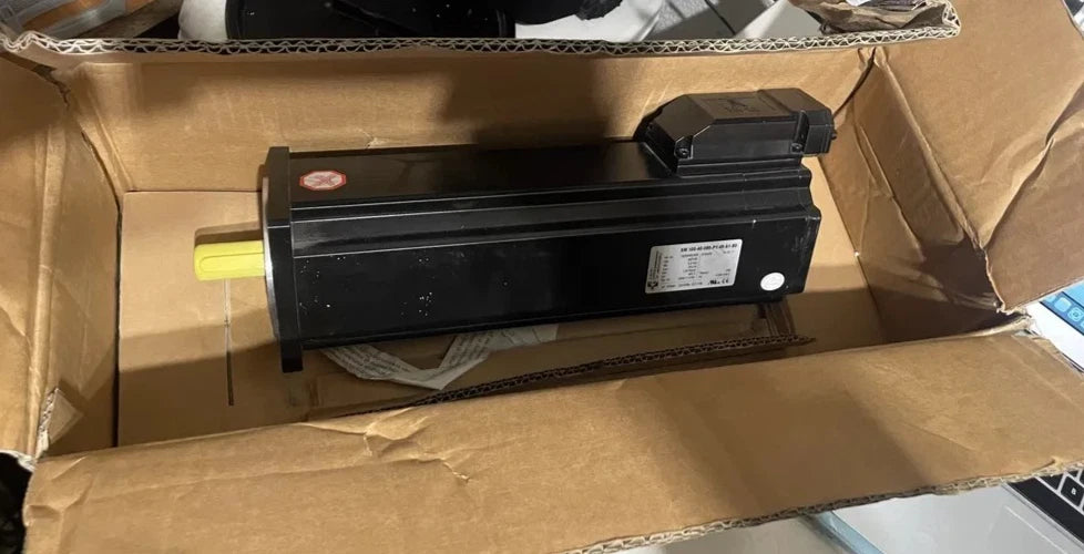 Servomotor ELAU SM 100-40-080-P1-45-S1-B0 N.º de artículo 19203403-503 8 Nm 400 V IP65