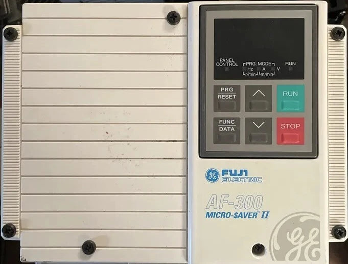 Fuji Electric AF-300MS II 6KMS243002X4A1 Variador de frecuencia (VFD) de 2 HP, 380-480 V, trifásico, Micro-Saver II