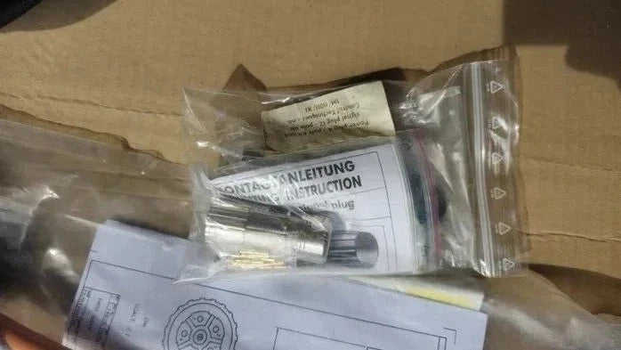 Control Techniques 115UMC300CAAAA Bürstenloser AC-Servomotor – 3000 U/min, Resolver-Rückkopplung – mit 2 Kabeln