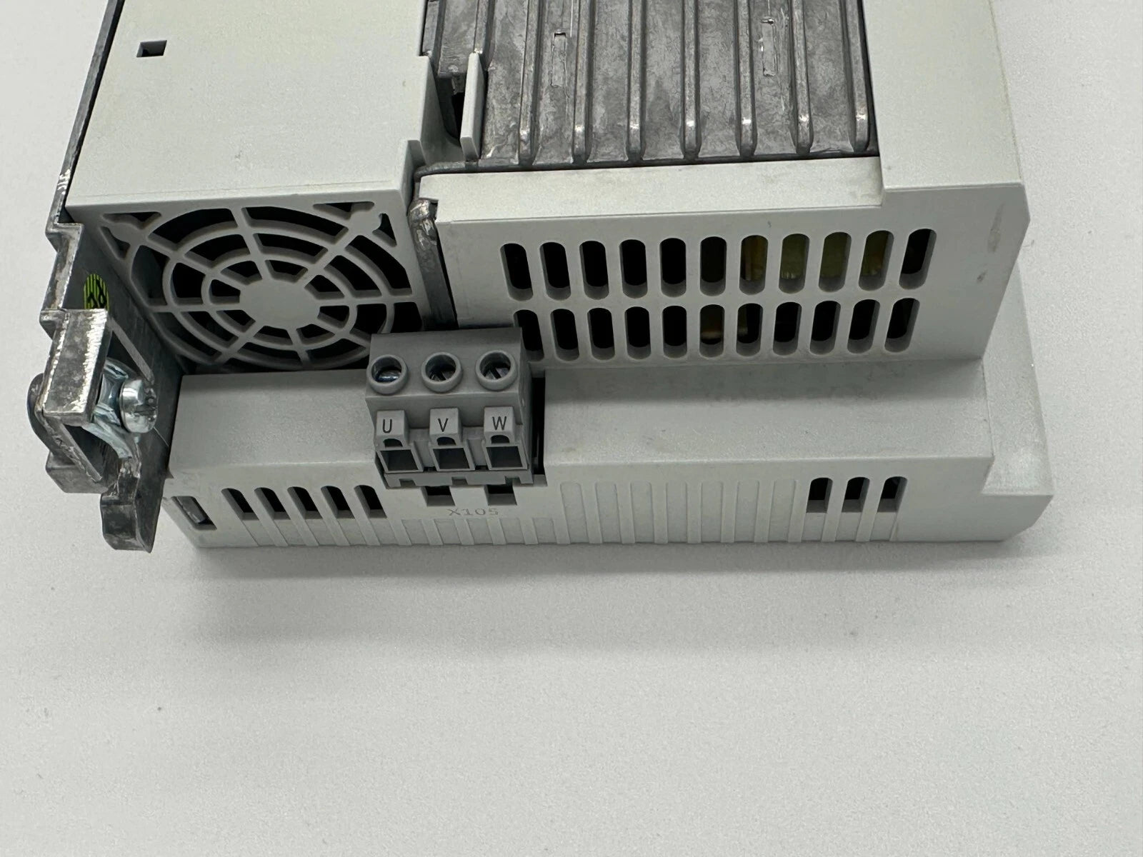 Lenze i510 Frequenzumrichter I51AE215B1001000S – 1,5 kW, 230–240 V, Hochleistungsausführung