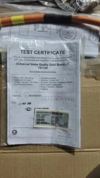 Control Techniques 115UMC300CAAAA Bürstenloser AC-Servomotor – 3000 U/min, Resolver-Rückkopplung – mit 2 Kabeln