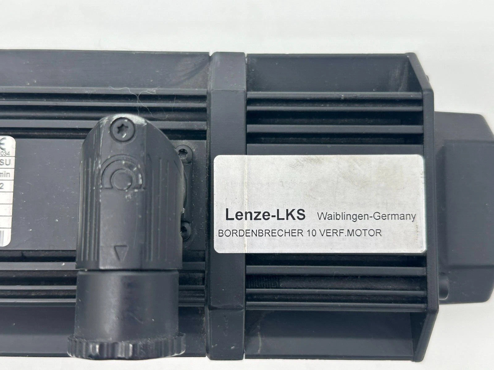 Lenze MCA 10/40-SRMP2-Z0C0-ST5S00N-ROSU AC Servo Motor, 0.8 kW, 390 V, Encoder AM1024-8V-H, Brake